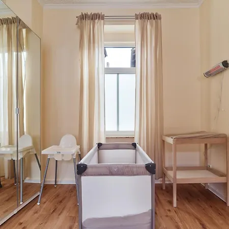 Marx - Geraeumige Im Zentrum Von - Bis 6 Personen, 2 Schlafzimmer, Wlan & Waschmaschine * Tréveris