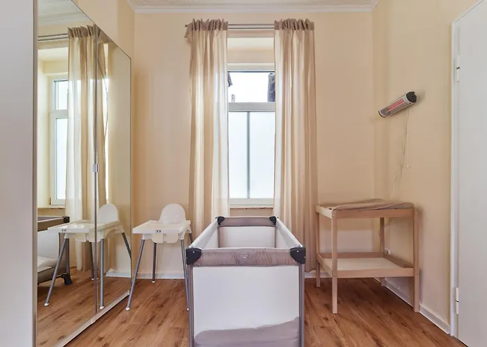 Marx - Geraeumige Im Zentrum Von - Bis 6 Personen, 2 Schlafzimmer, Wlan & Waschmaschine * Treviri